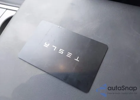 2023 Tesla Model Y Awd/Long Range Dual Motor All-Wheel Drive z USA, uszkodzony, nr VIN 7SAYGDEE5PA199763